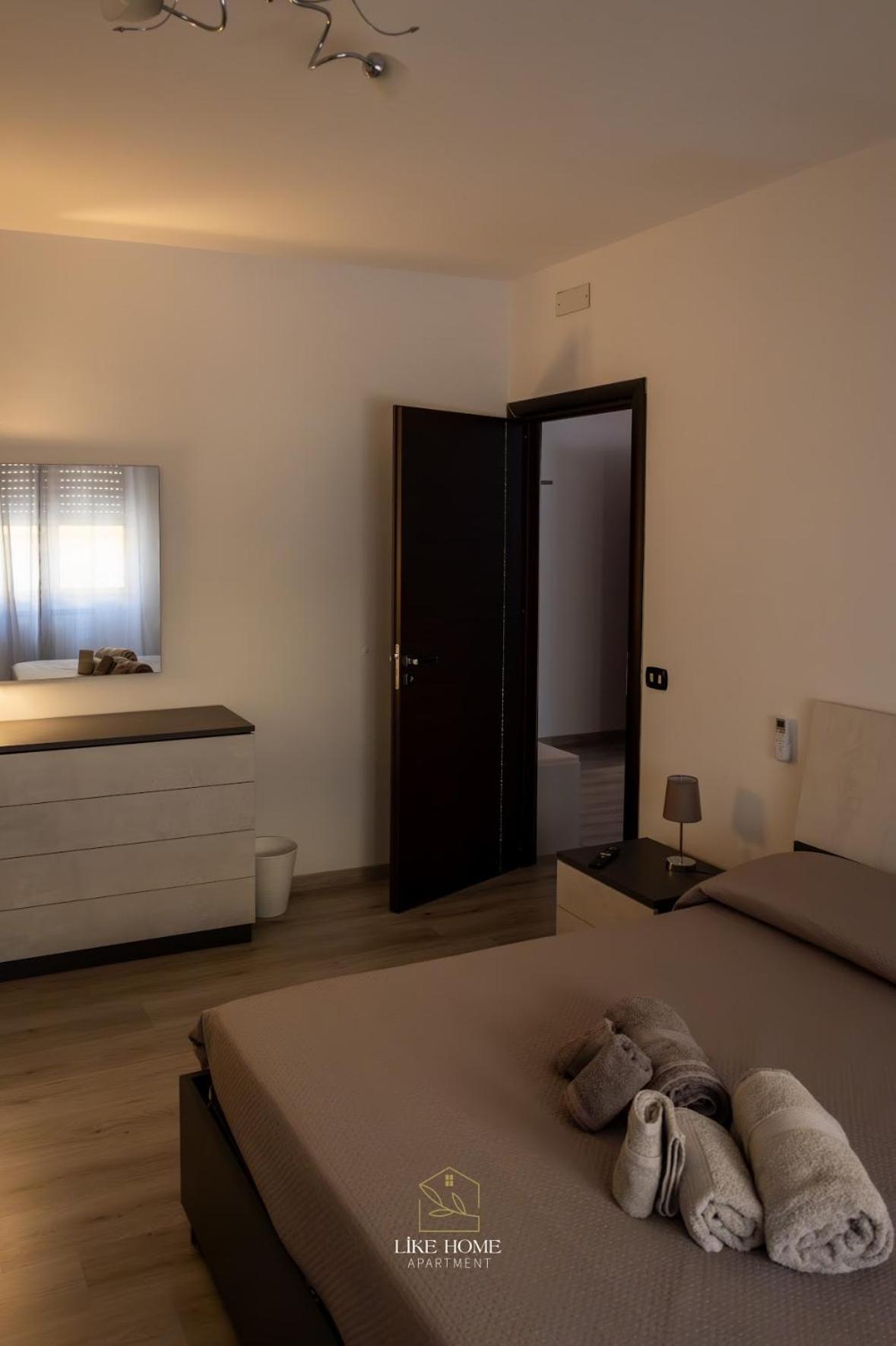 Like Home Apartment Reggio di Calabria Exteriör bild
